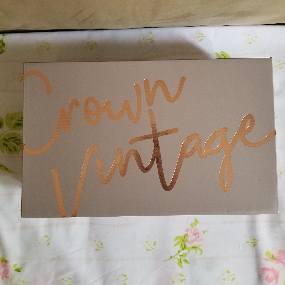 Shoes - Picture 5 of 7